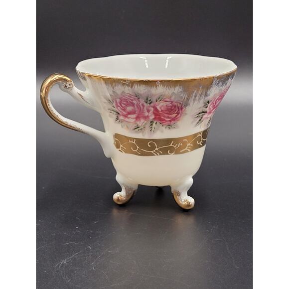 Tea Cup Porcelain Japan Roses Gold Gilt Three Footed Pink Green Floral 50s - Picture 2 of 10